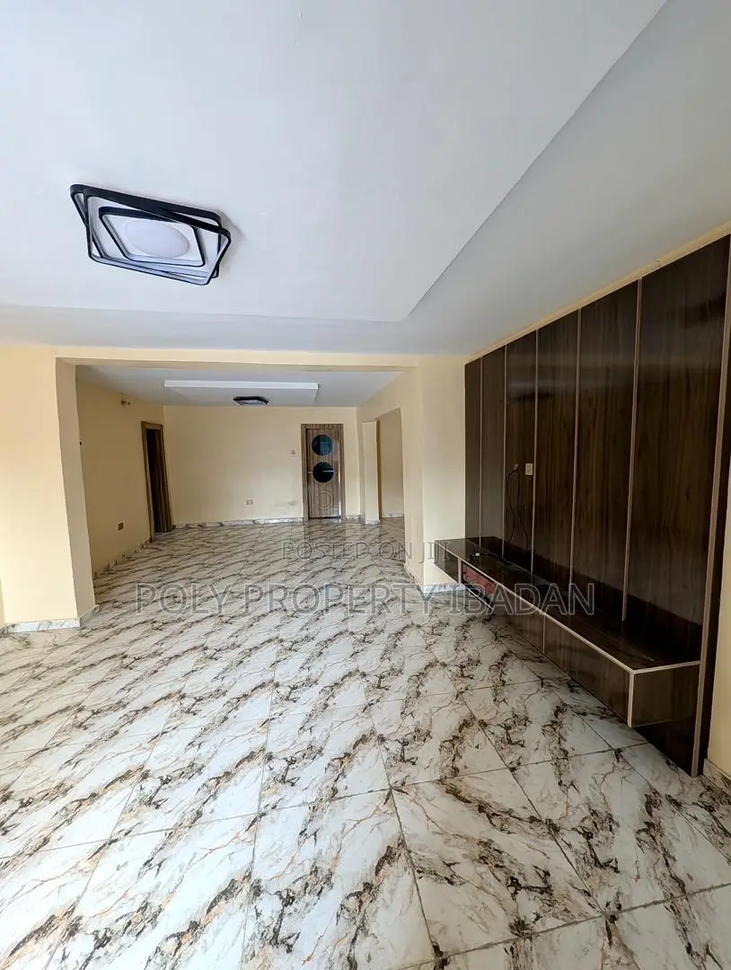 5bdrm Duplex in Oluyole Estate, Ibadan for sale