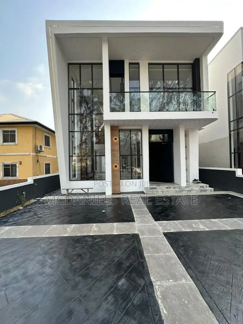 Furnished 5bdrm Duplex in Ikota for sale