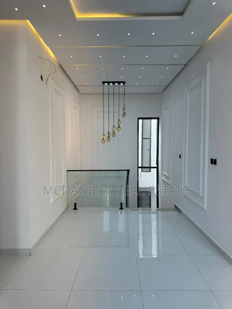 Furnished 5bdrm Duplex in Ikota for sale