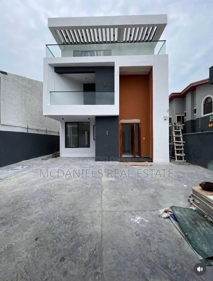 Furnished 5bdrm Duplex in Lekki Phase 1 for sale