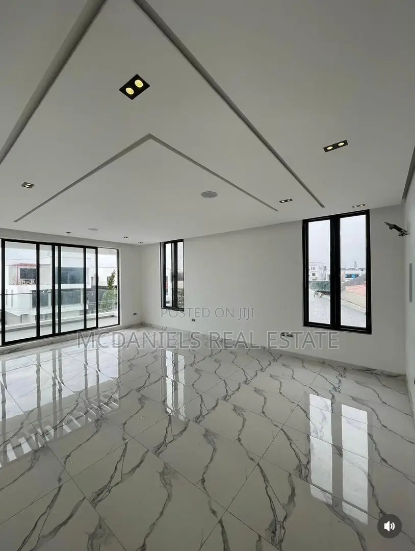 Furnished 5bdrm Duplex in Lekki Phase 1 for sale