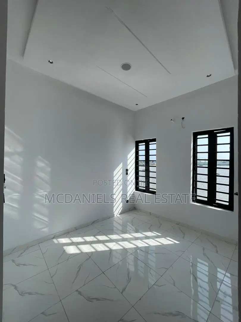 Furnished 4bdrm Duplex in VGC / Ajah for sale