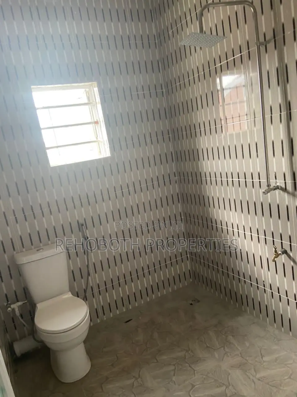 3bdrm Apartment in Mogonna, Akala Express for rent