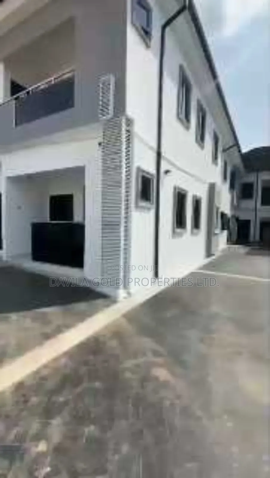 20bdrm Block of Flats in Benin City for sale