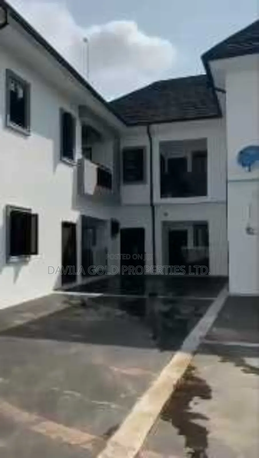 20bdrm Block of Flats in Benin City for sale