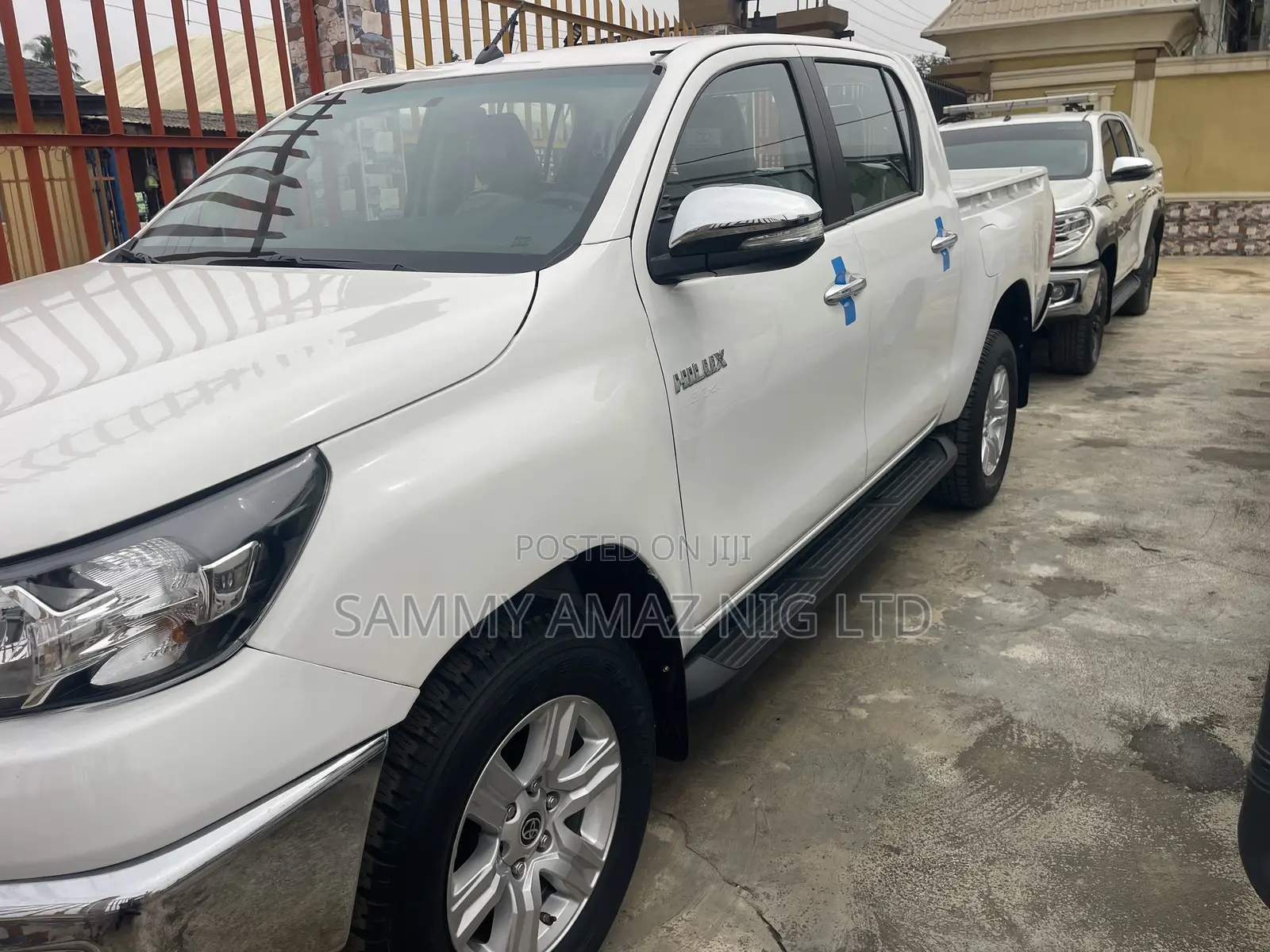 Toyota Hilux 2023 White