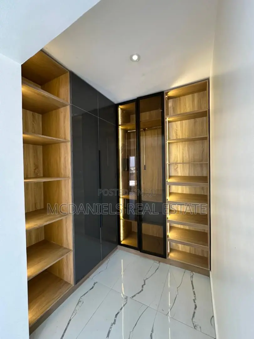 Furnished 5bdrm Duplex in Ado / Ajah for sale