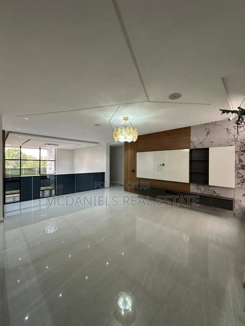 Furnished 5bdrm Duplex in Ado / Ajah for sale