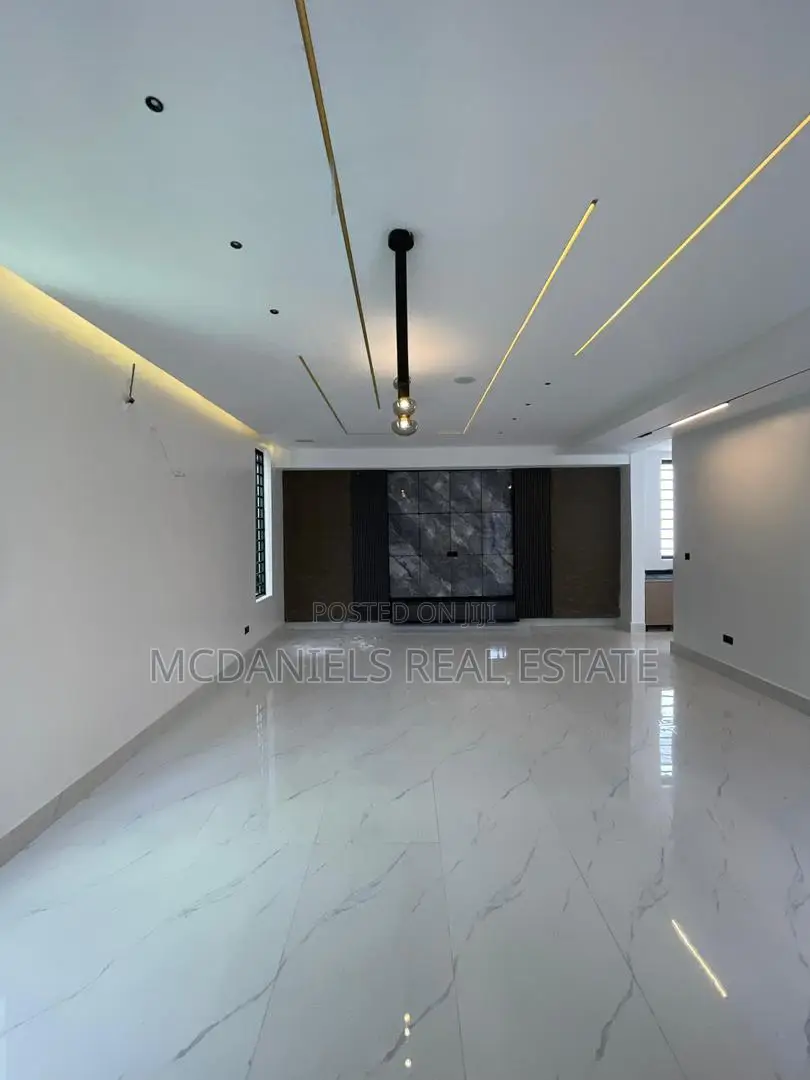 Furnished 5bdrm Duplex in Lekki Phase 1 for sale