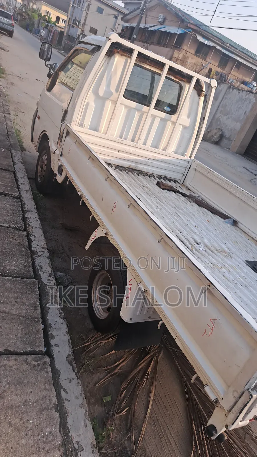 Mazdabongo || Nissan Vanette Pick-Up Truck