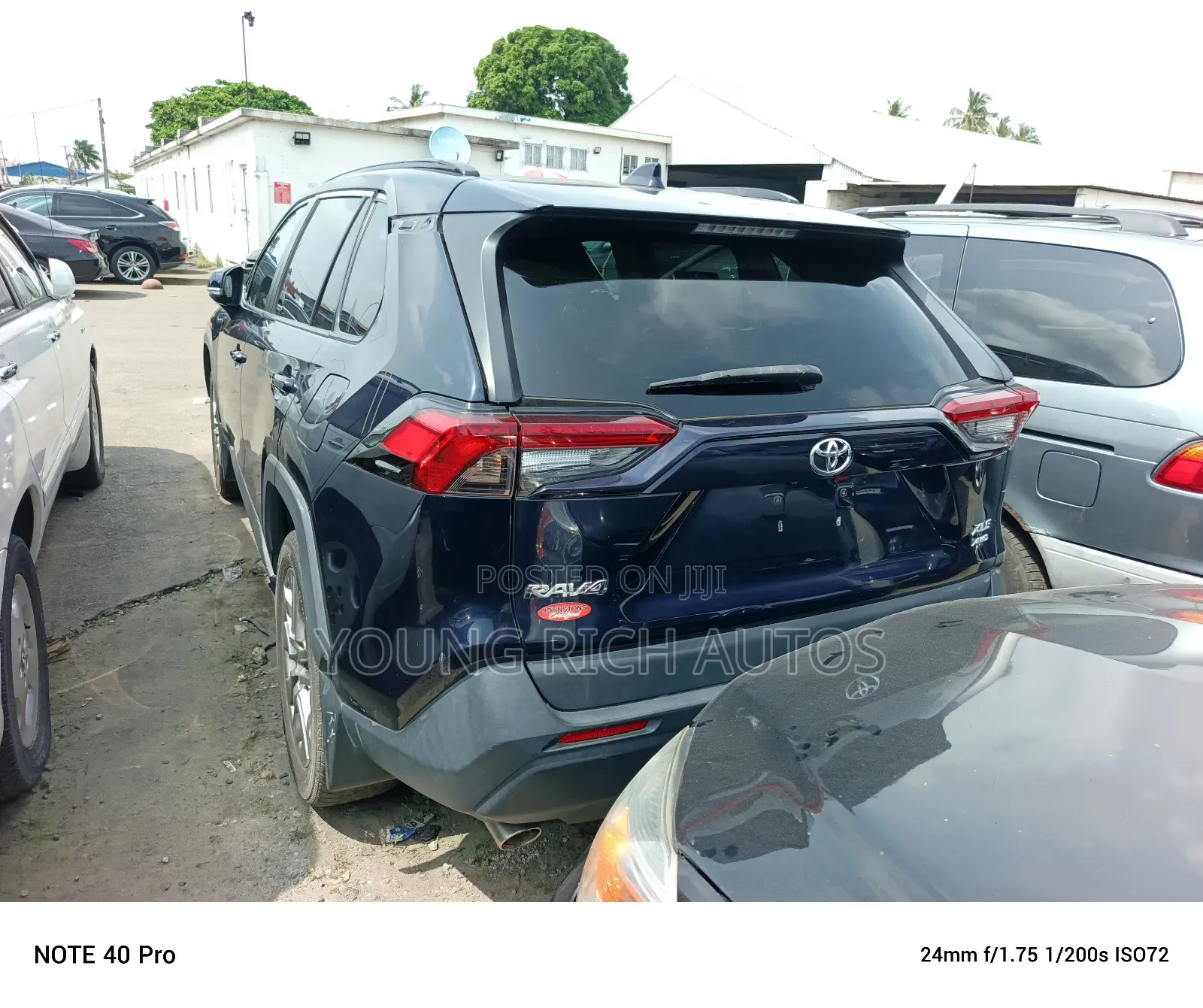 Toyota RAV4 2020 Blue