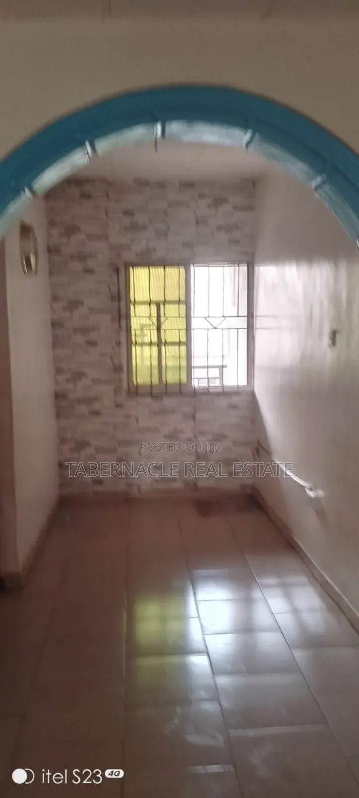 2bdrm Apartment in Bello Sholebo for rent
