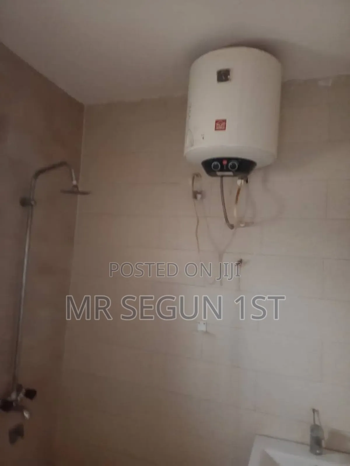 3bdrm Block of Flats in Unity, Akala Express for rent