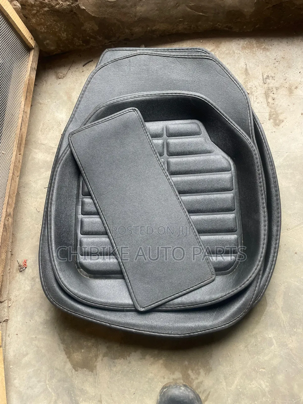 Leather Universal Floor Mat Black