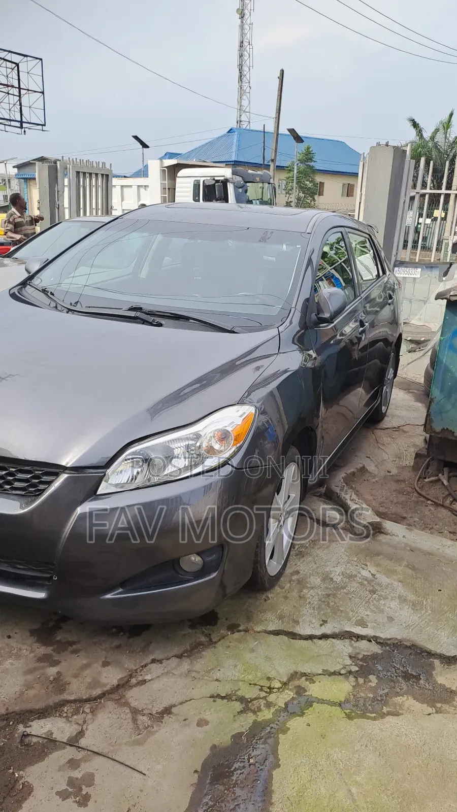 Toyota Matrix S Hatchback FWD (2.4L 4cyl 5A) 2010 Gray