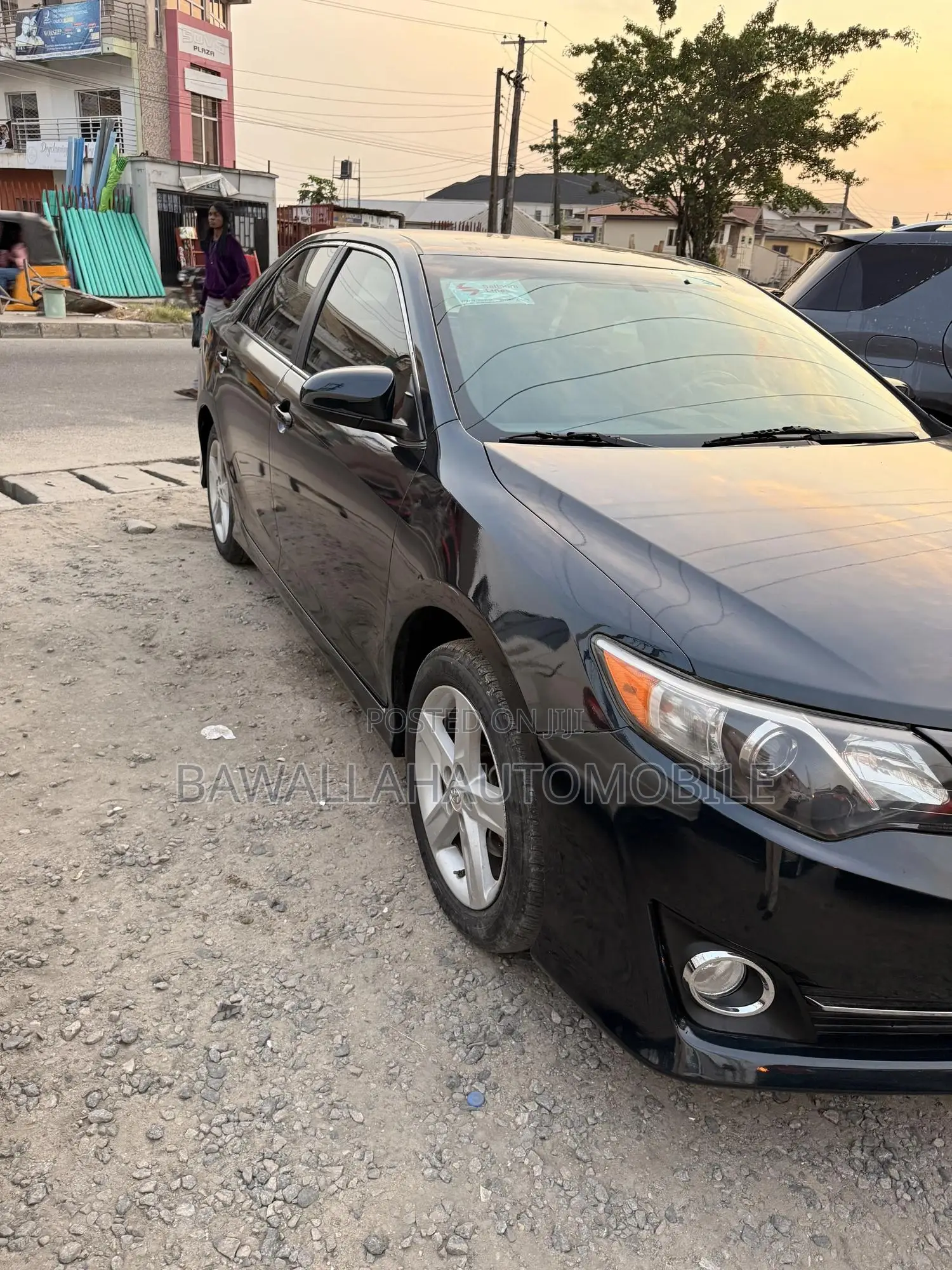 Toyota Camry SE 4dr Sedan (2.5L 4cyl 6A) 2013 Blue
