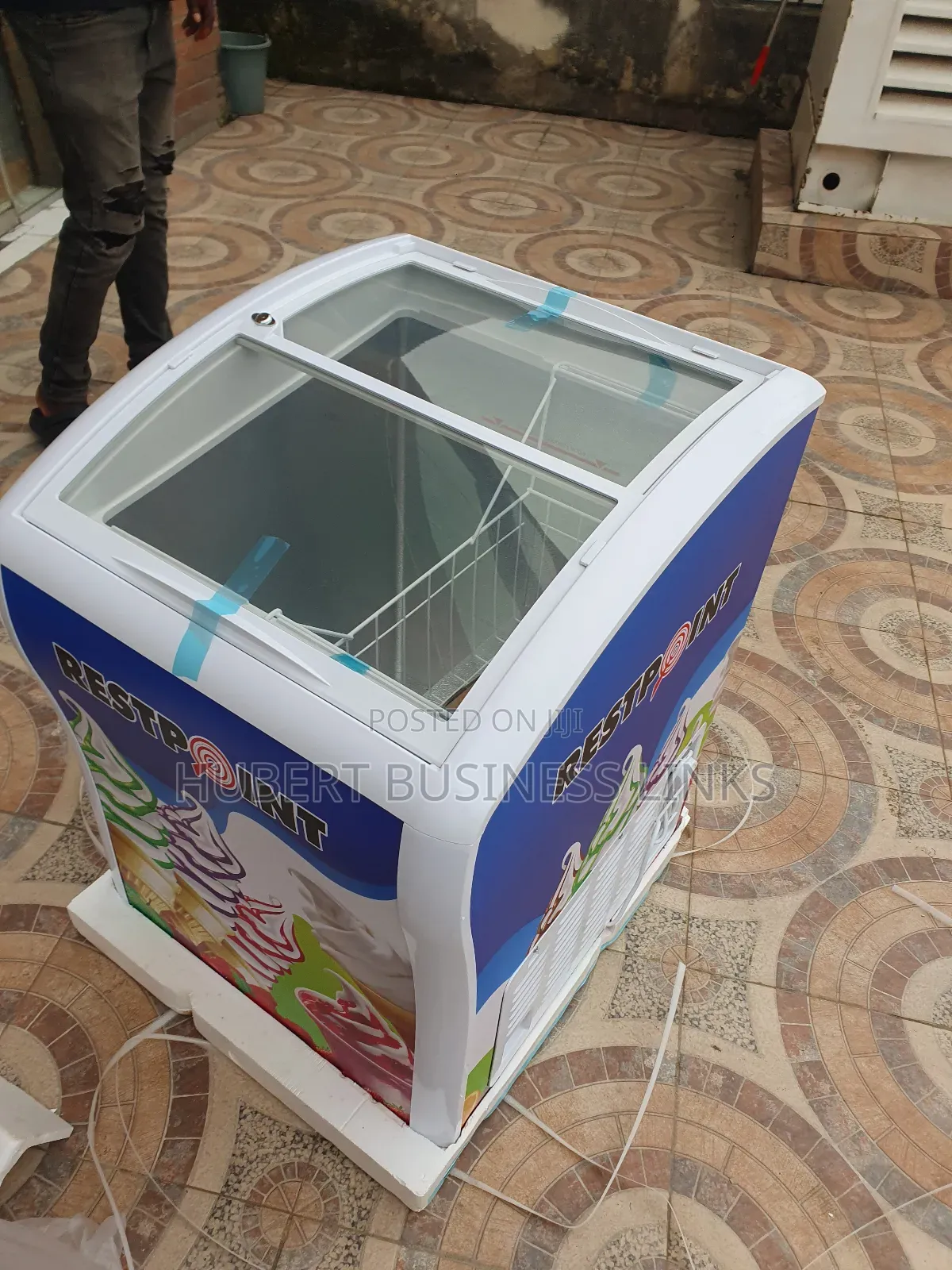 Respoint Ice Cream Freezer Showcase 138liters