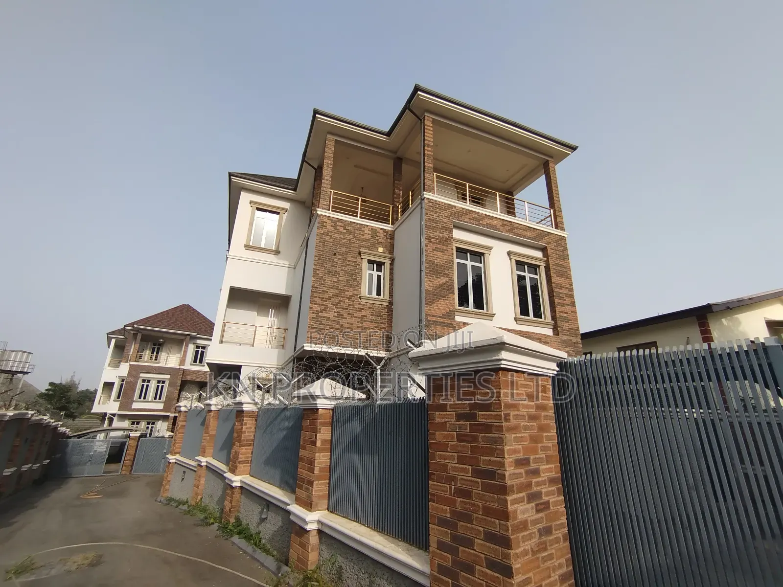 7bdrm Mansion in Asokoro for sale