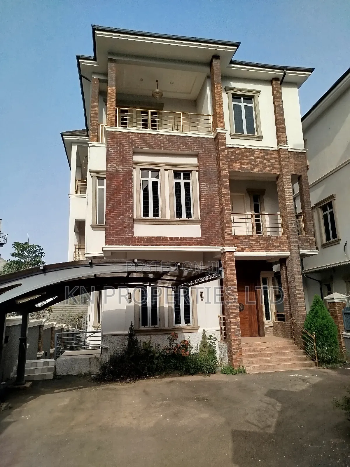 7bdrm Mansion in Asokoro for sale
