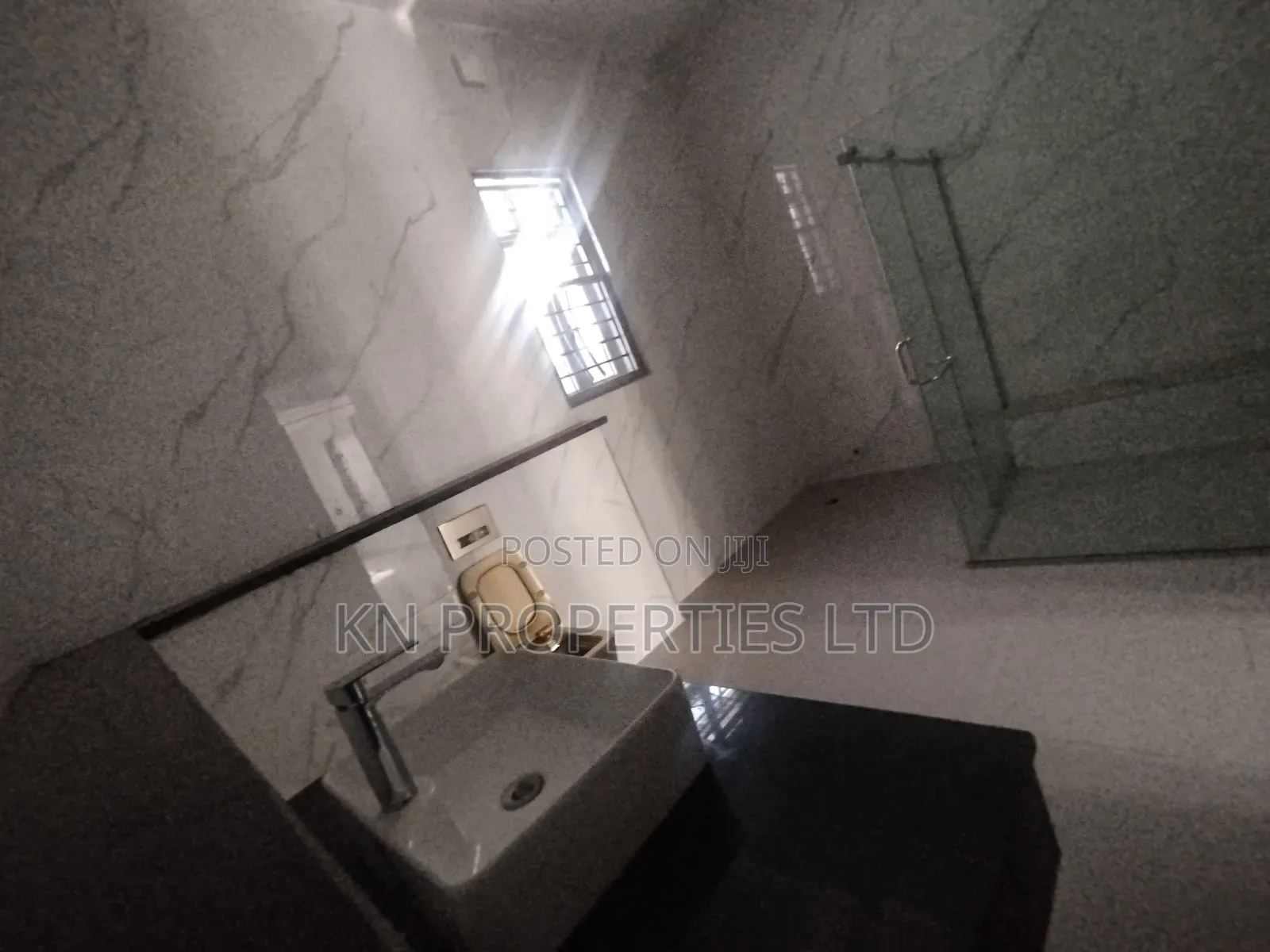 6bdrm Duplex in Asokoro for sale