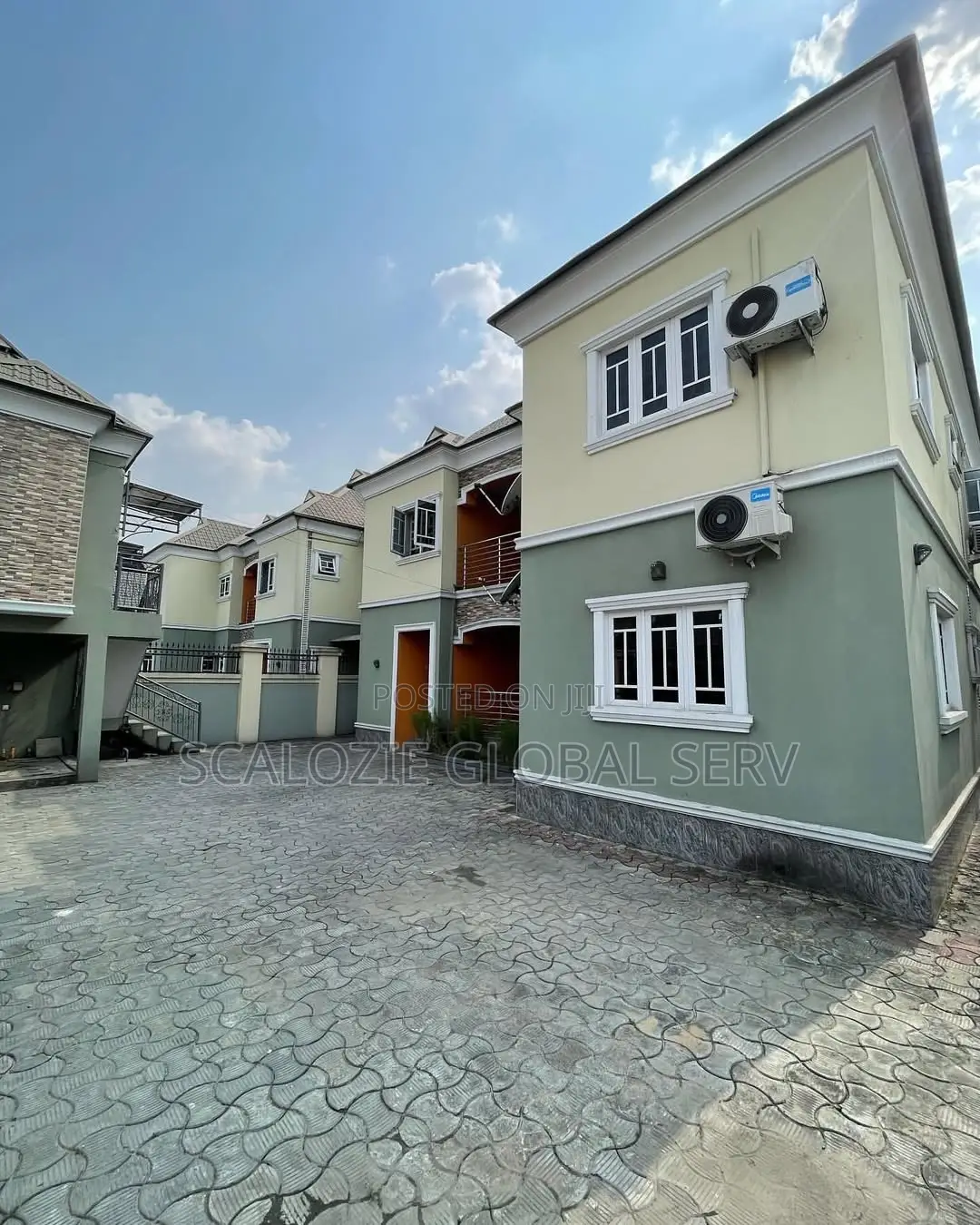 3bdrm Block of Flats in Eliozu Eneka Link for sale