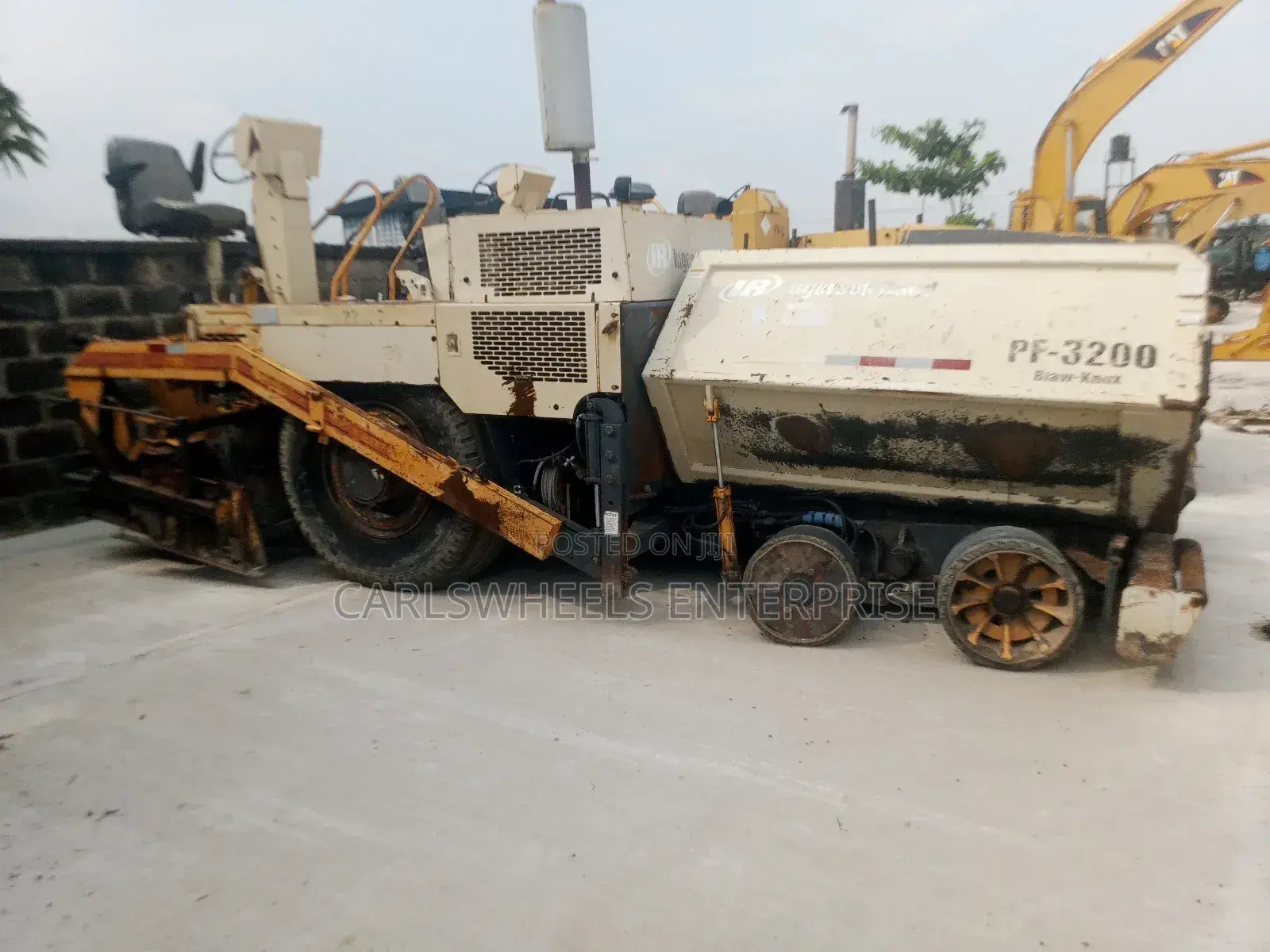 Foreign Used Ingersoll Rand Pf-3200 Blew Knox Ashpalt Paver.