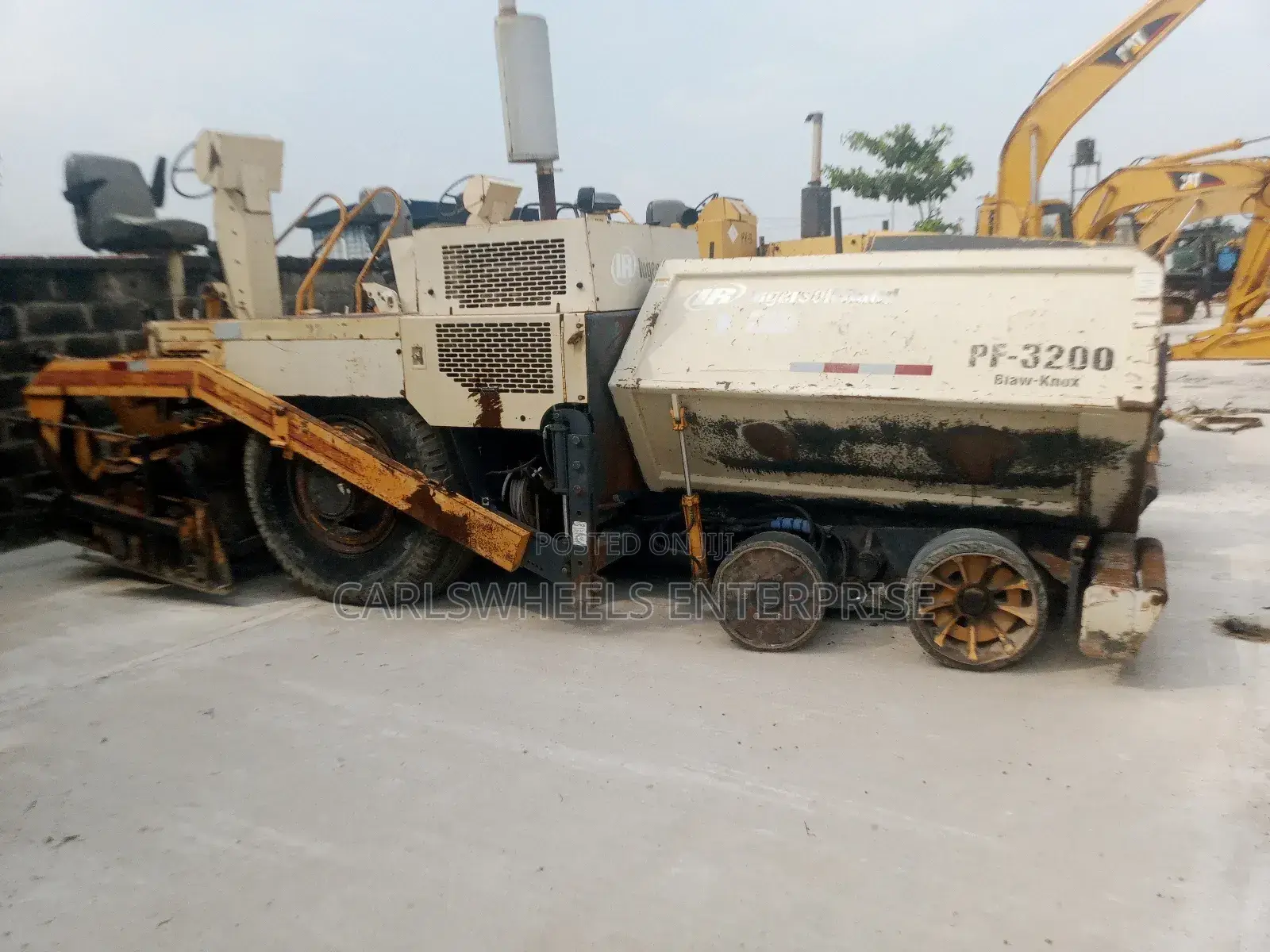 Foreign Used Ingersoll Rand Pf-3200 Blew Knox Ashpalt Paver.