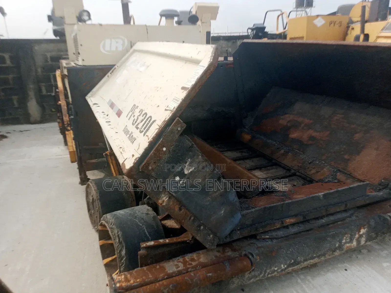 Foreign Used Ingersoll Rand Pf-3200 Blew Knox Ashpalt Paver.