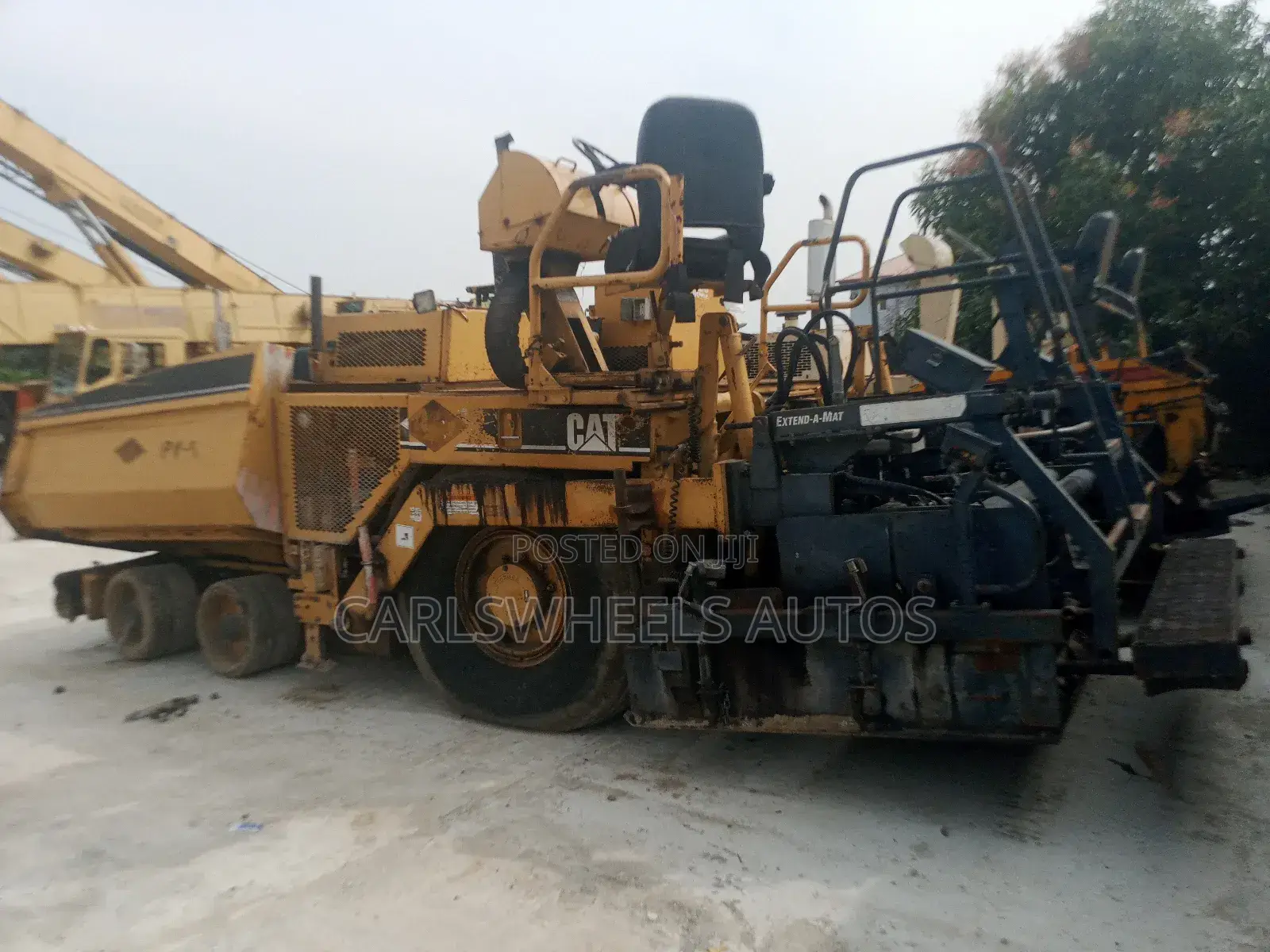 Foreign Used Caterpillar Pv-5 Asphalt Paver.