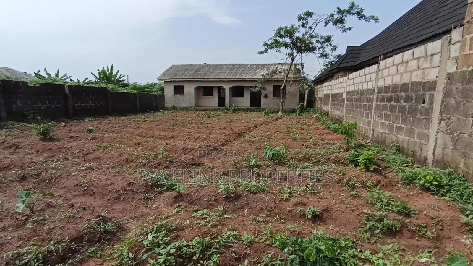 4bdrm Bungalow in Ado-Odo/Ota for sale