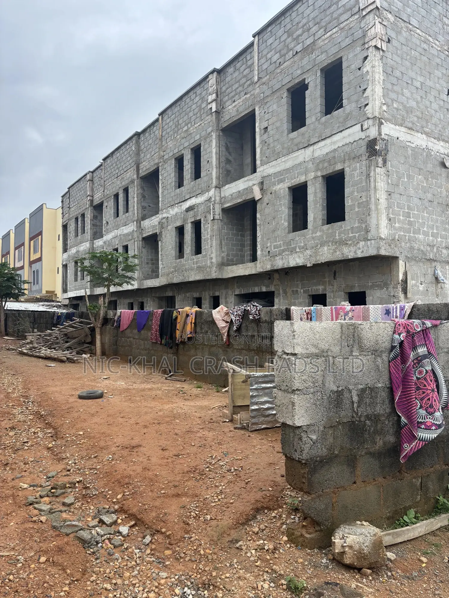 4bdrm Duplex in Dape for sale