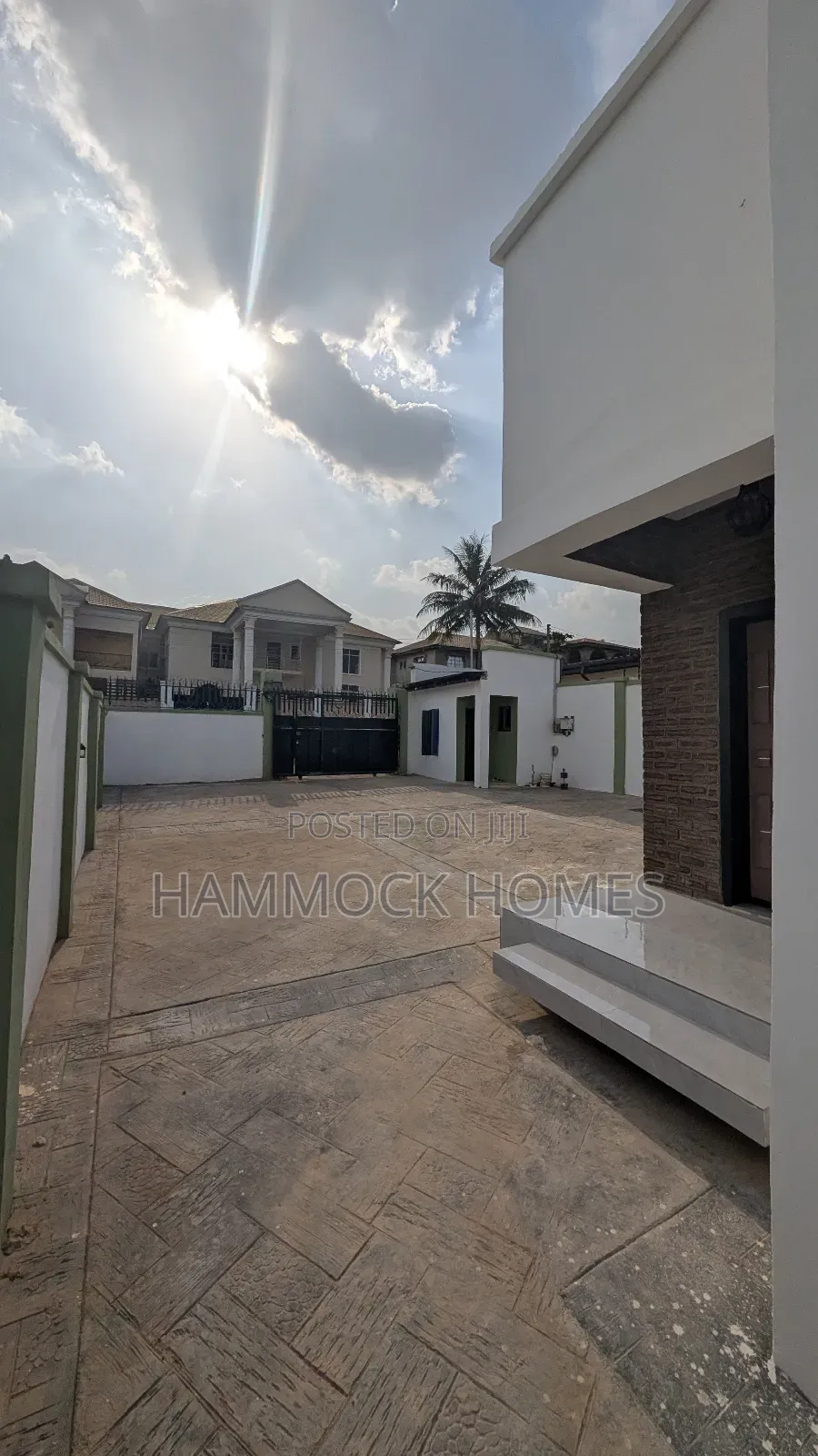 4bdrm Bungalow in Akala Estate, Akobo for sale