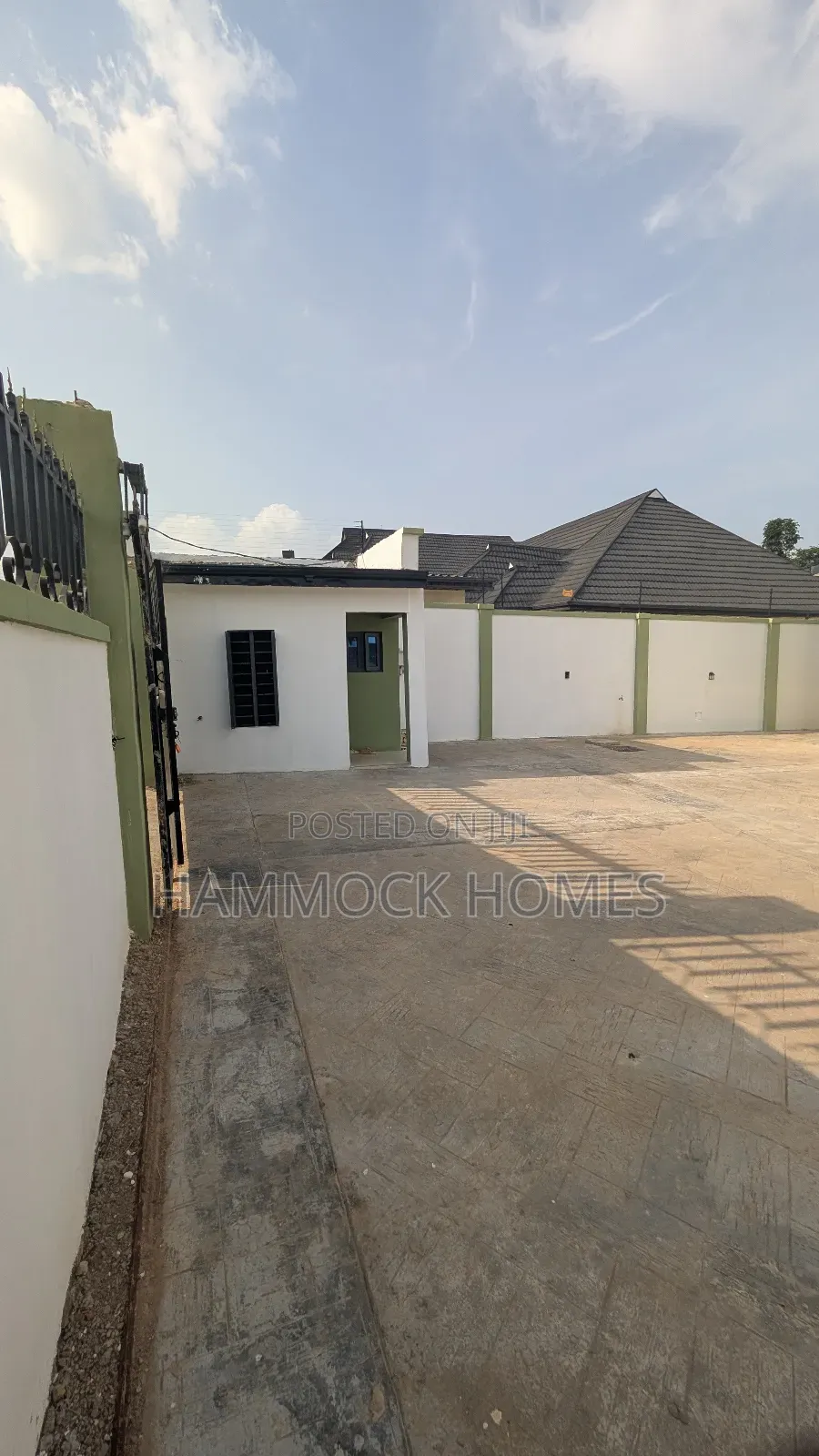 4bdrm Bungalow in Akala Estate, Akobo for sale