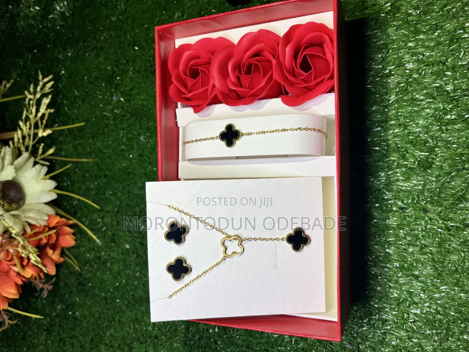 Jewelry Set Simple