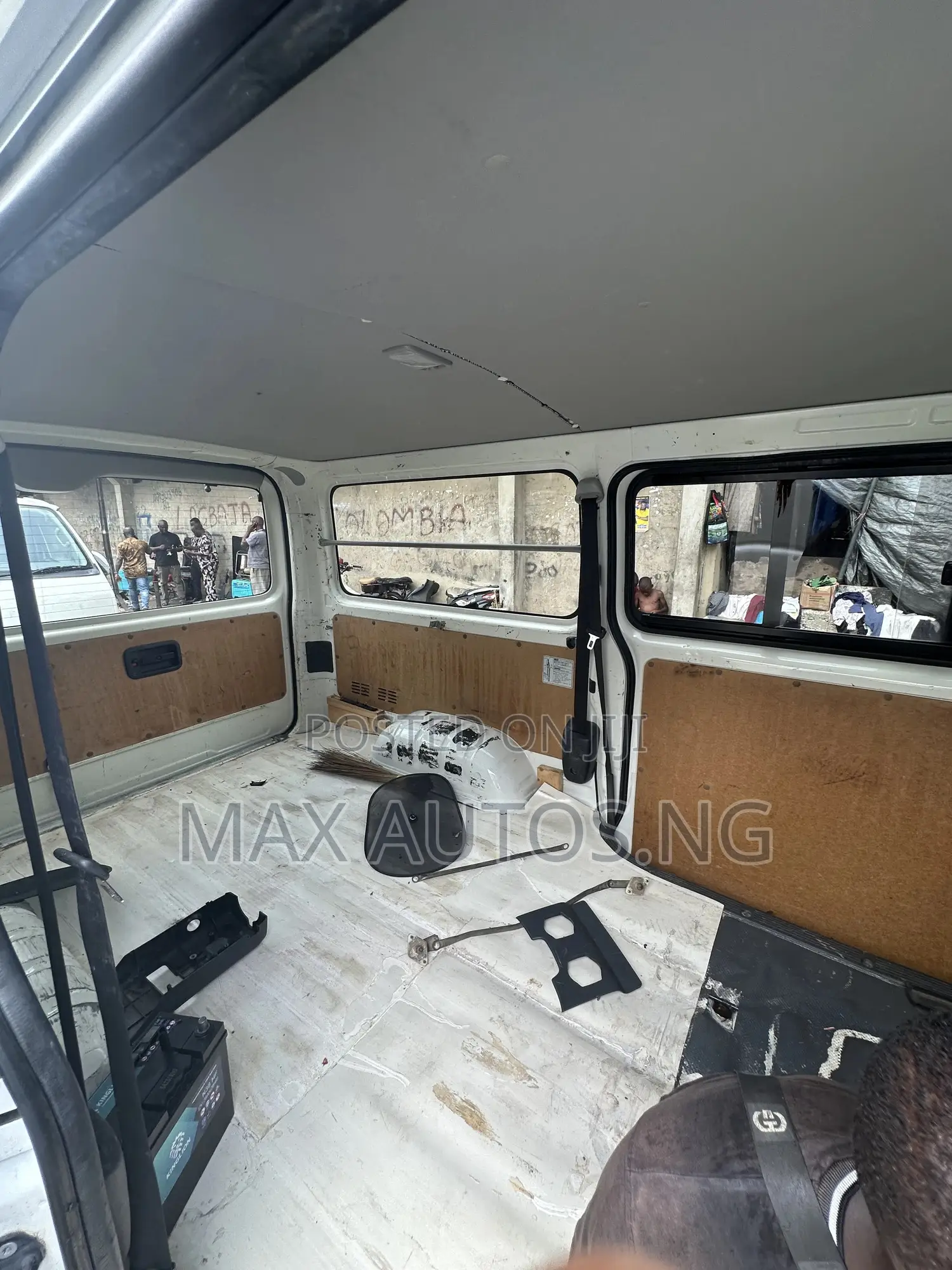 Toyota HiAce 2014 White