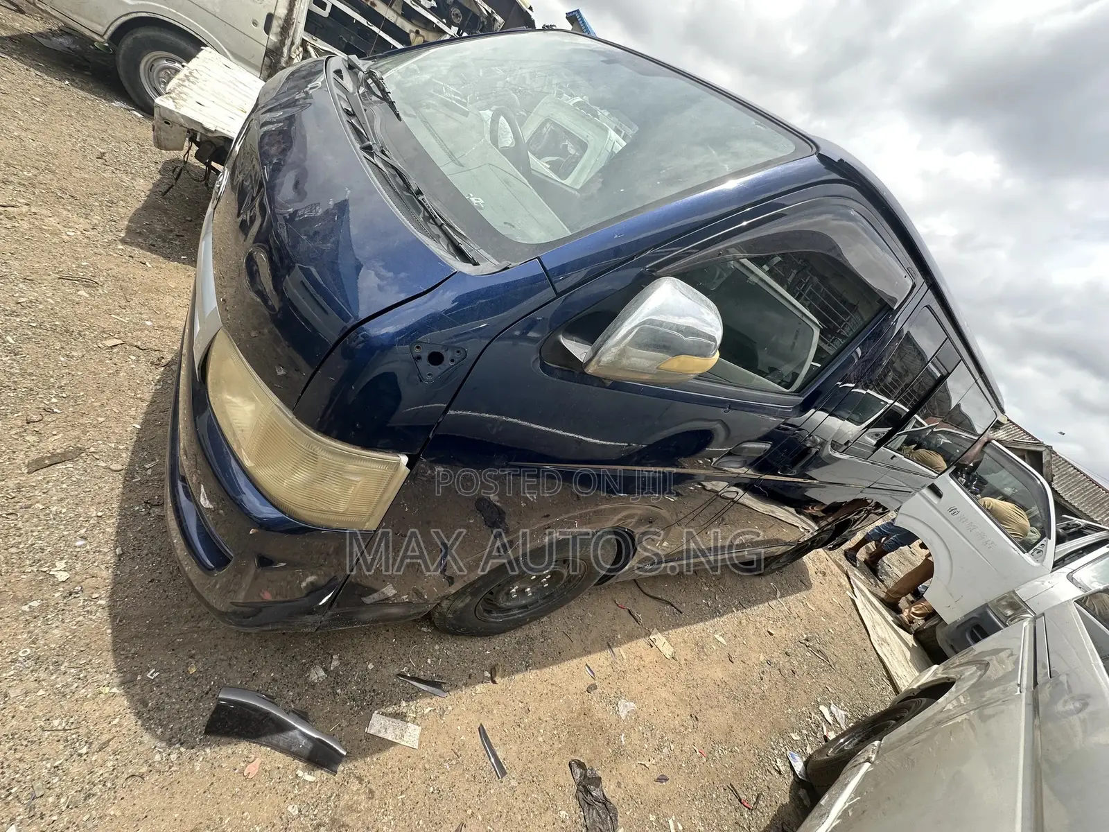 Toyota HiAce 2012 Blue
