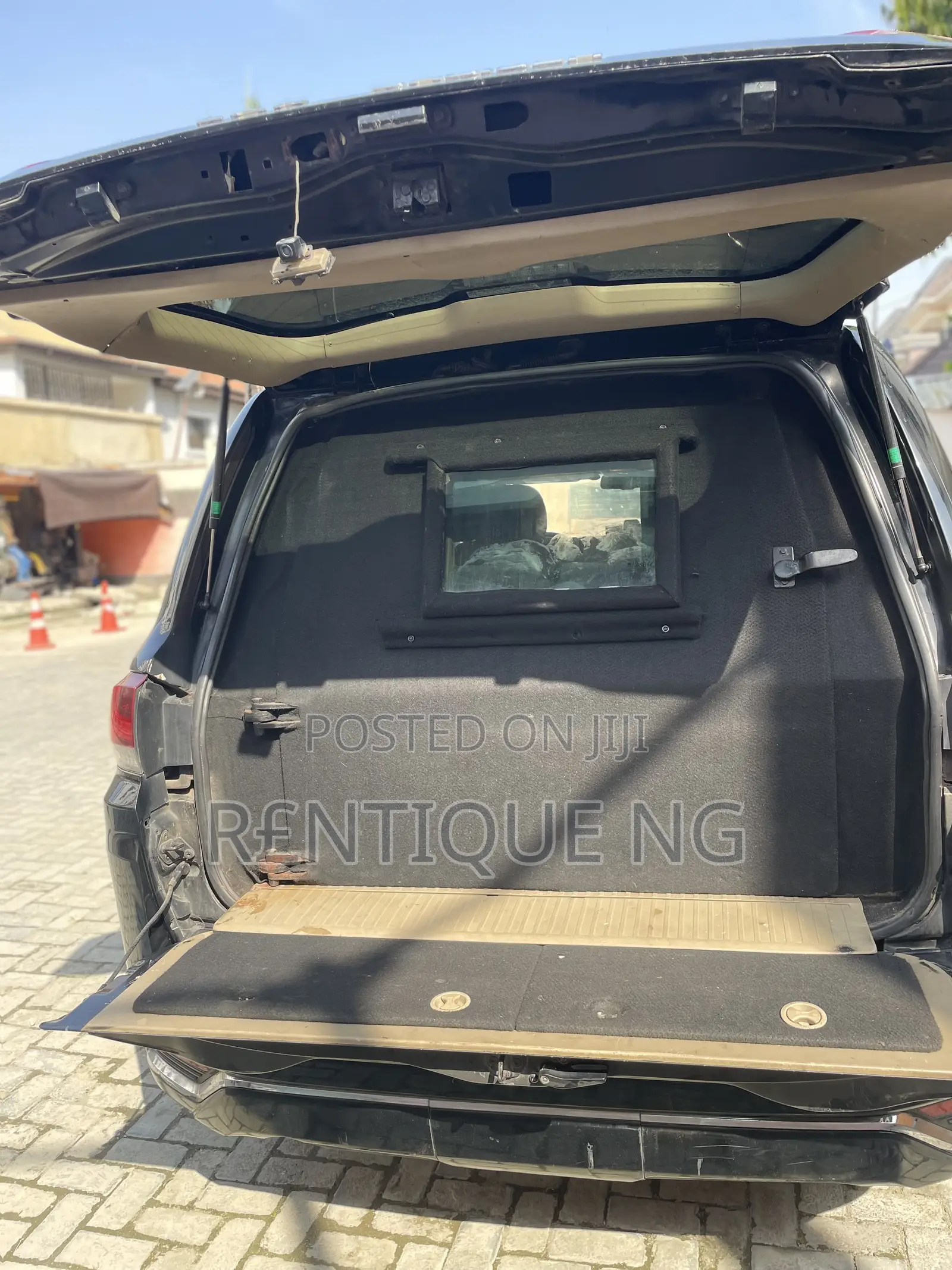 Toyota Landcruiser Bulletproof Available for Hire