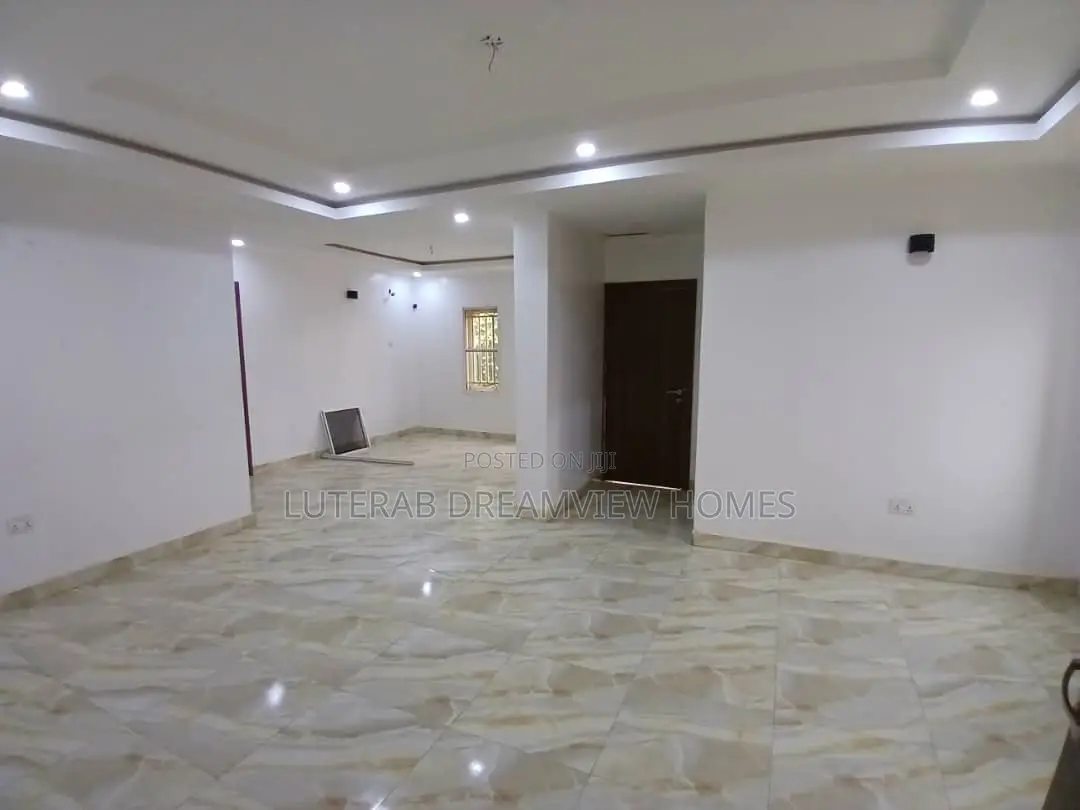 3bdrm Block of Flats in Mabushi for rent