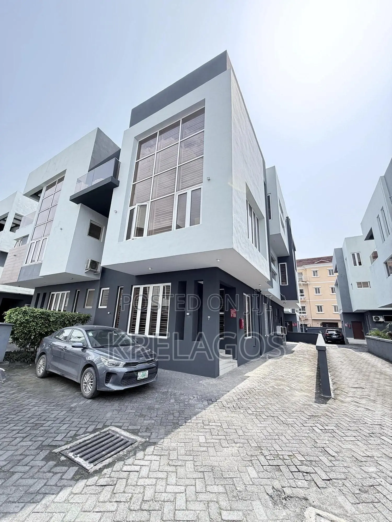 5bdrm Duplex in Osapa london for sale