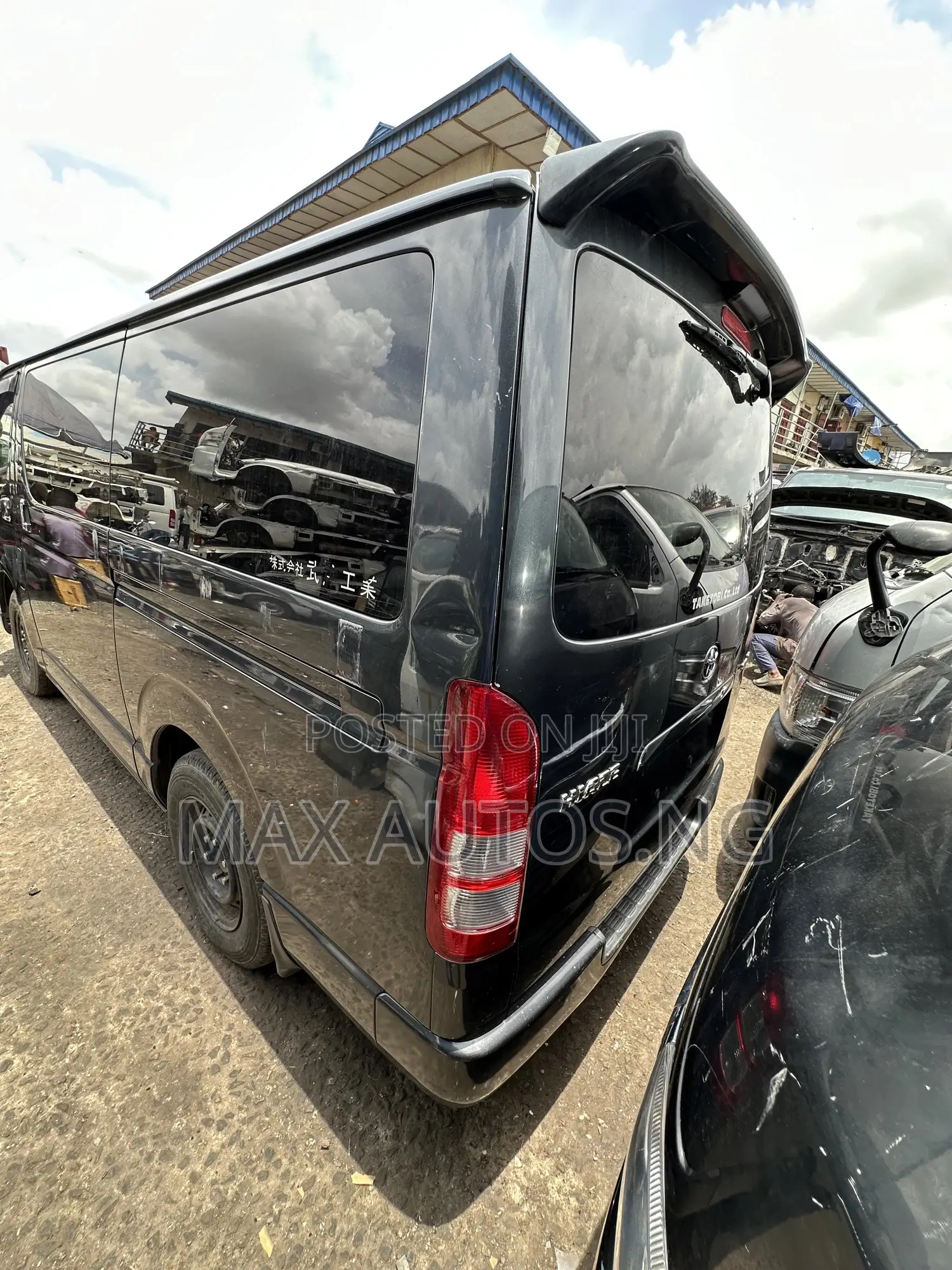 Toyota HiAce 2012 Black