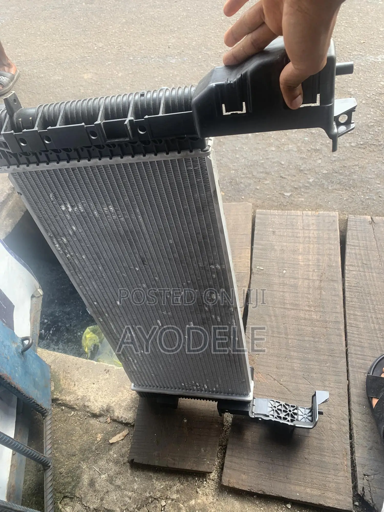 Brand New Ford Edge Radiator 4plug 2013 2014 2015