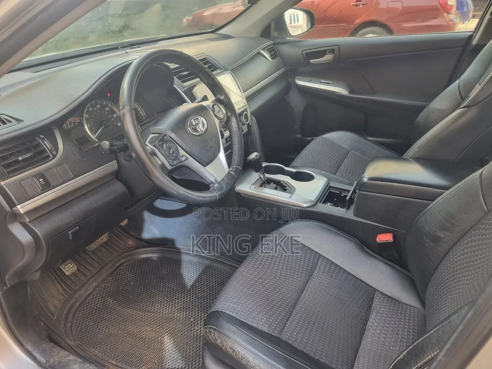 Toyota Camry SE 4dr Sedan (2.5L 4cyl 6A) 2012 Silver