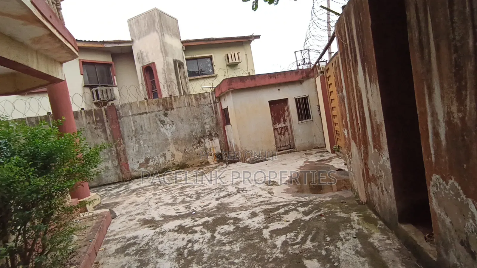 5bdrm Duplex in Egbeda for sale