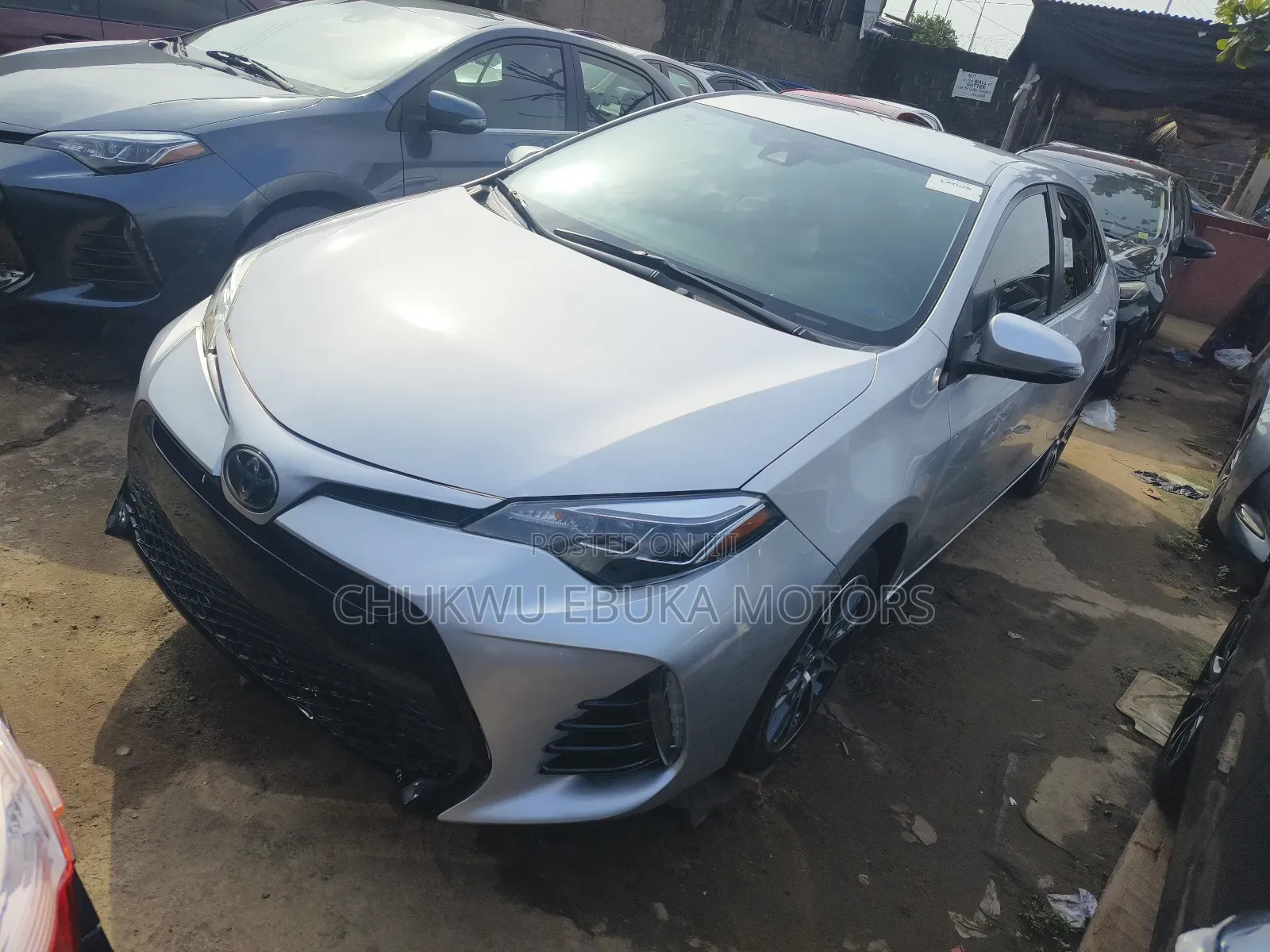 Toyota Corolla SE (1.8L 4cyl 6M) 2018 Silver