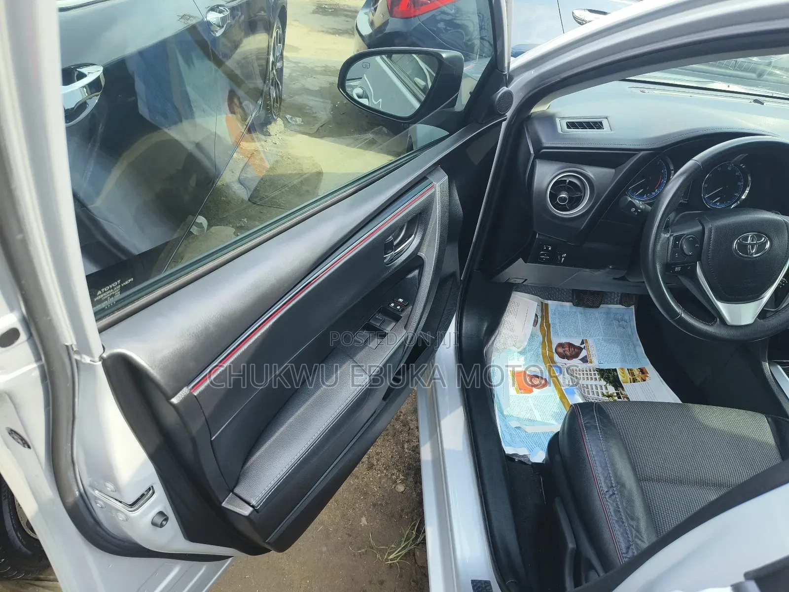 Toyota Corolla SE (1.8L 4cyl 6M) 2018 Silver