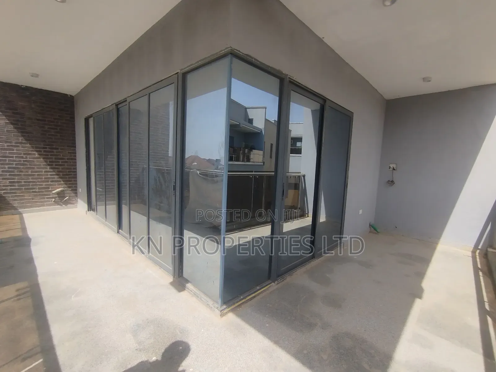 5bdrm Duplex in Asokoro for sale