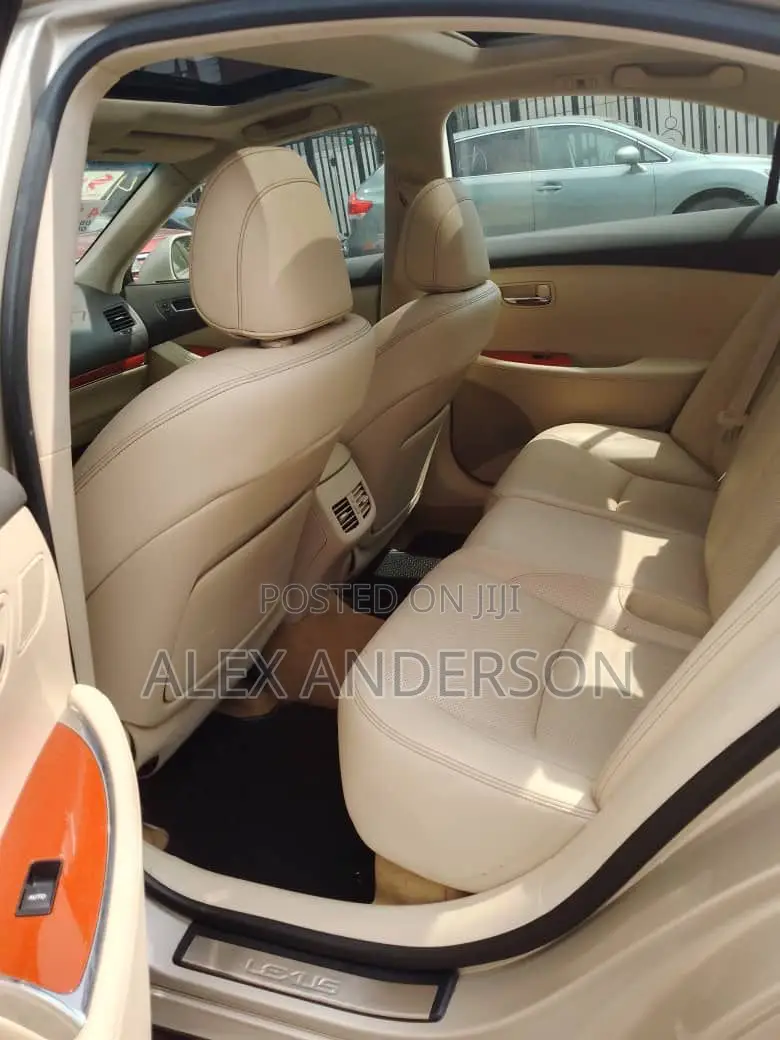 Lexus ES 350 2011 Gold