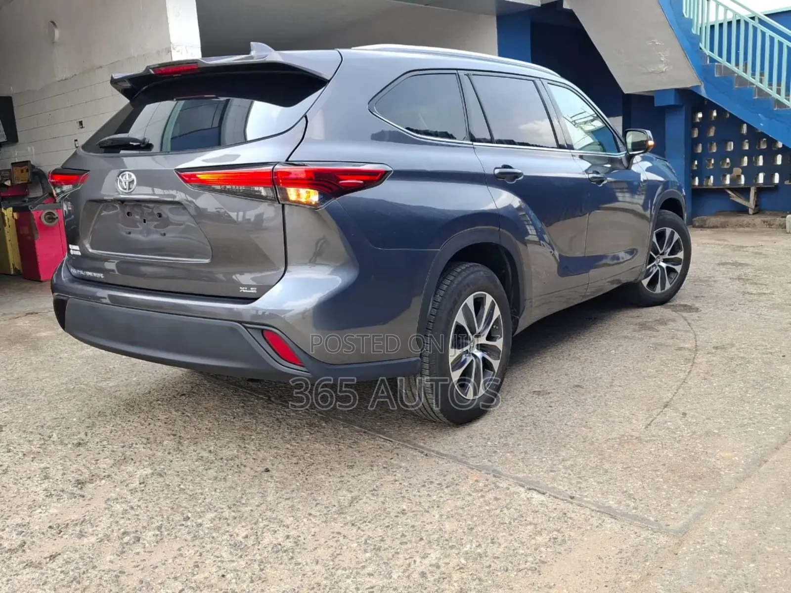 Toyota Highlander L 2022 Blue