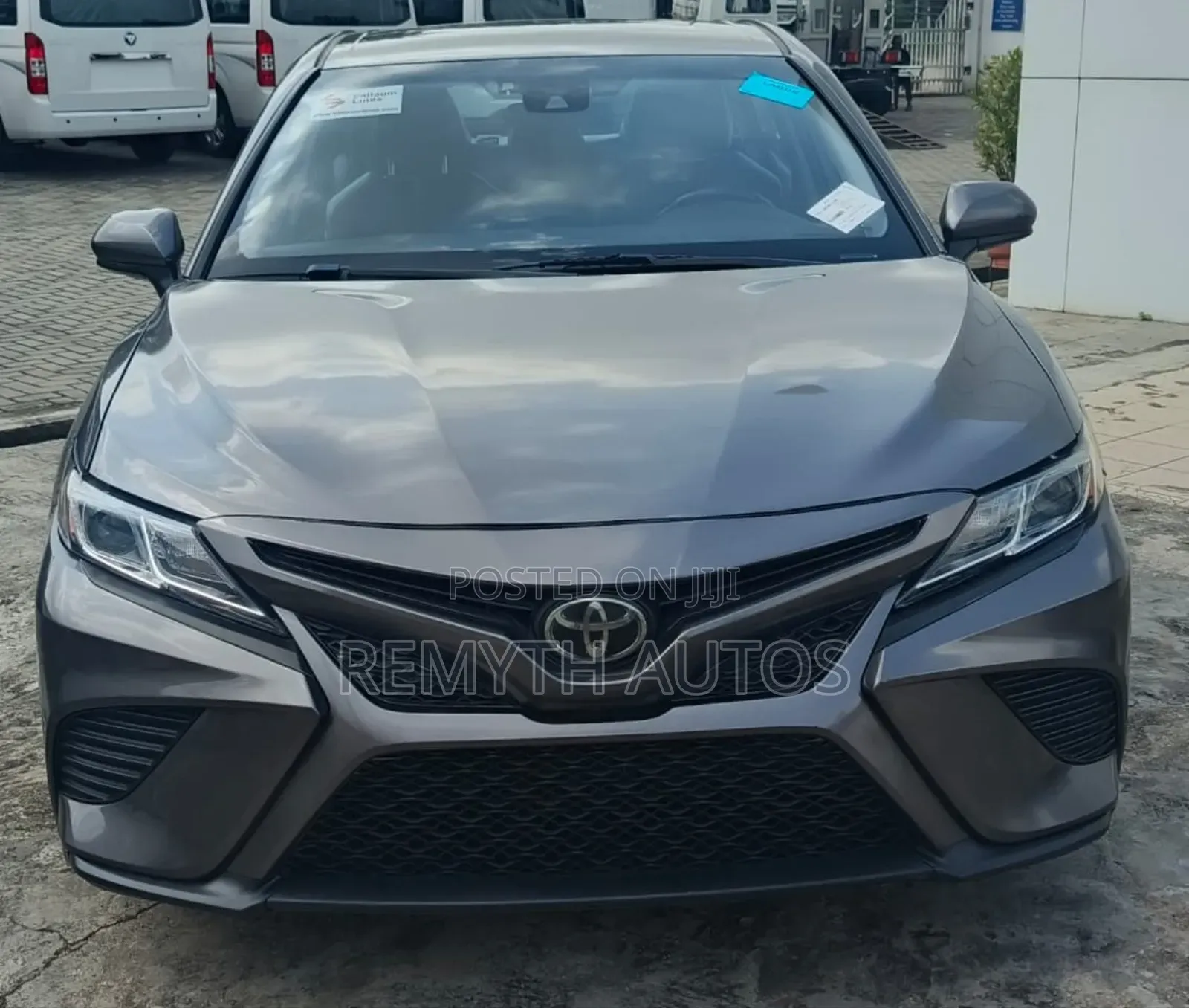 Toyota Camry SE (2.5L 4cyl 8A) 2019 Gray