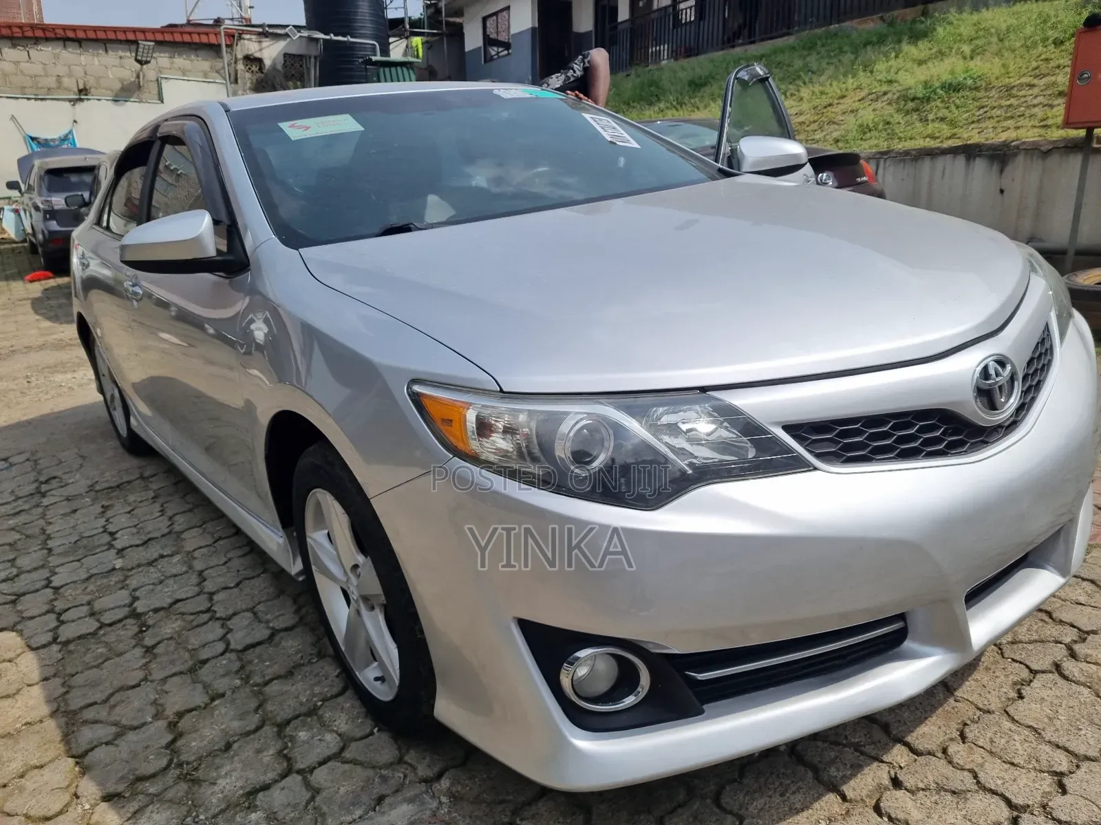Toyota Camry SE 4dr Sedan (2.5L 4cyl 6A) 2012 Silver